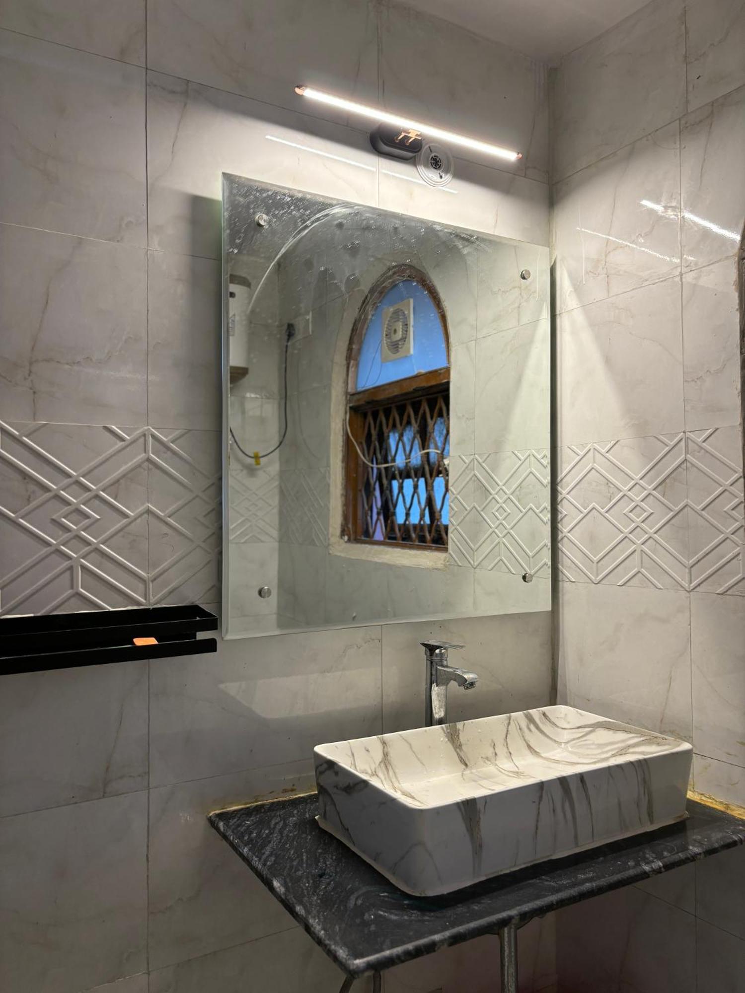 Atharva'S Homestay By Goaround Homes - Nehru Enclave Metro, South Delhi 뉴델리 외부 사진