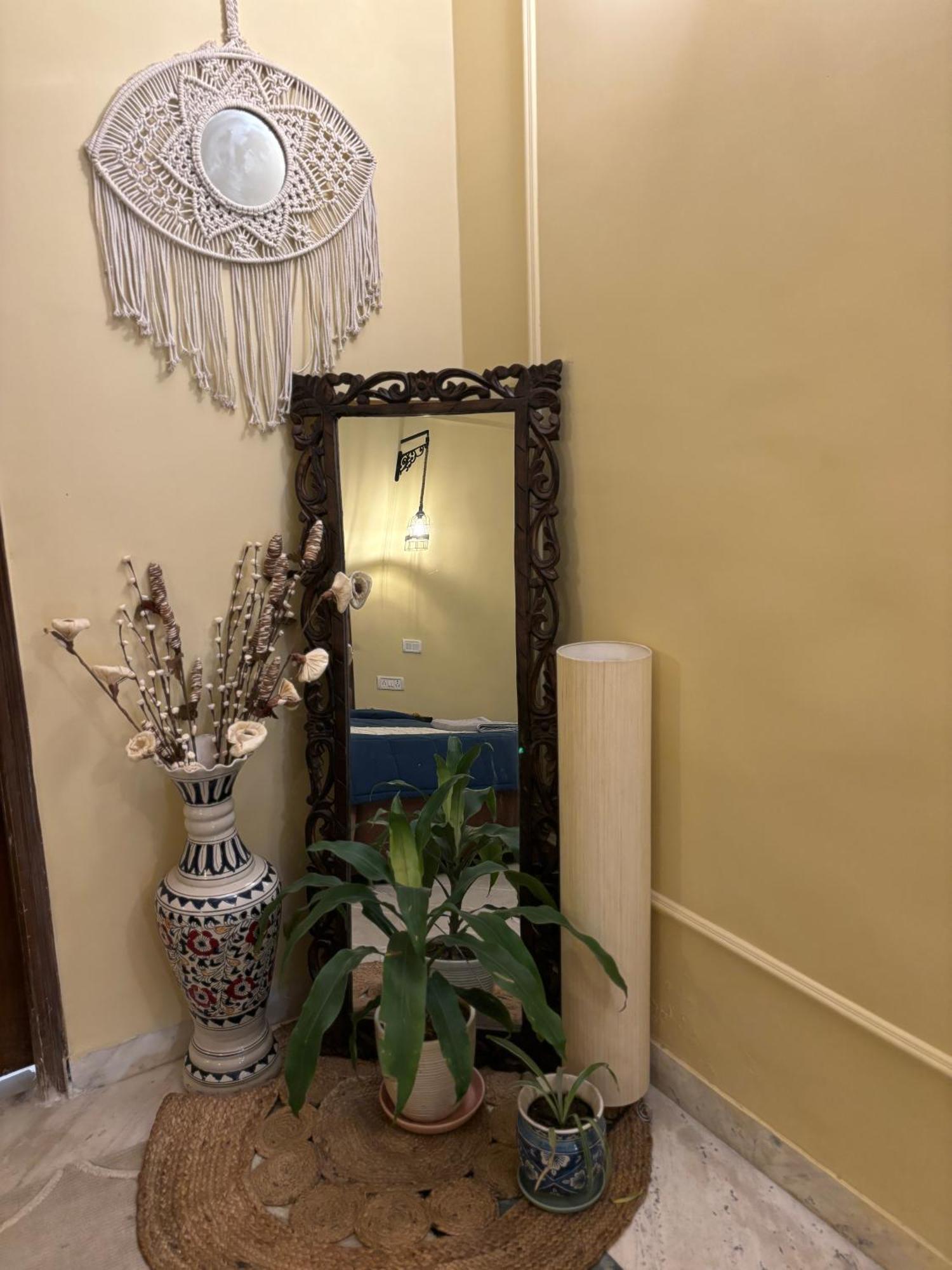 Atharva'S Homestay By Goaround Homes - Nehru Enclave Metro, South Delhi 뉴델리 외부 사진