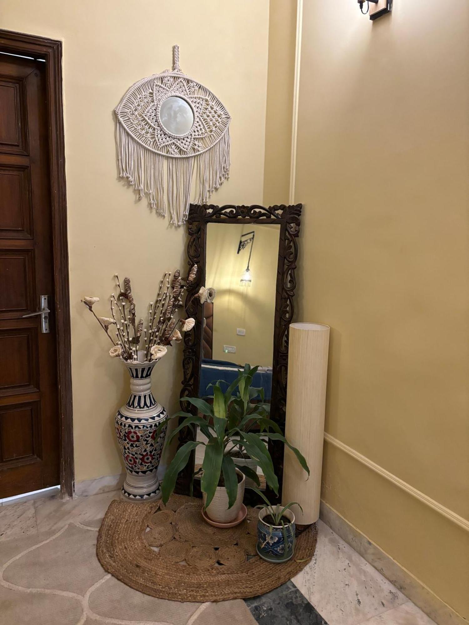 Atharva'S Homestay By Goaround Homes - Nehru Enclave Metro, South Delhi 뉴델리 외부 사진