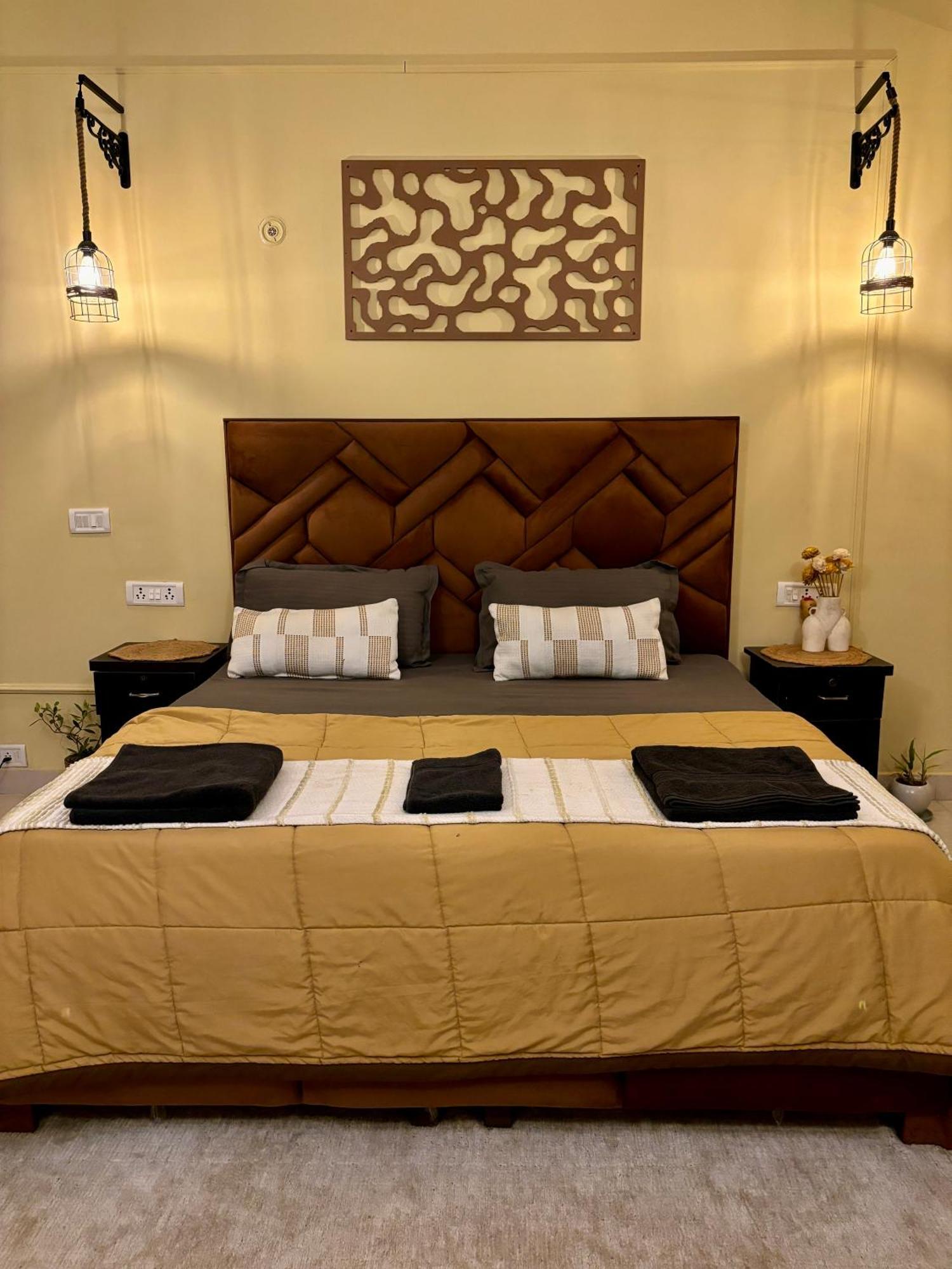 Atharva'S Homestay By Goaround Homes - Nehru Enclave Metro, South Delhi 뉴델리 외부 사진