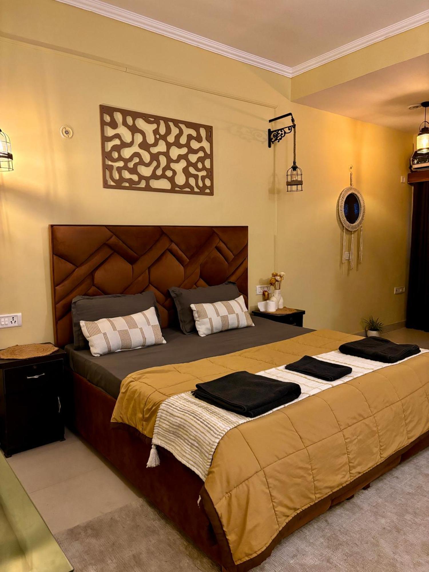 Atharva'S Homestay By Goaround Homes - Nehru Enclave Metro, South Delhi 뉴델리 외부 사진