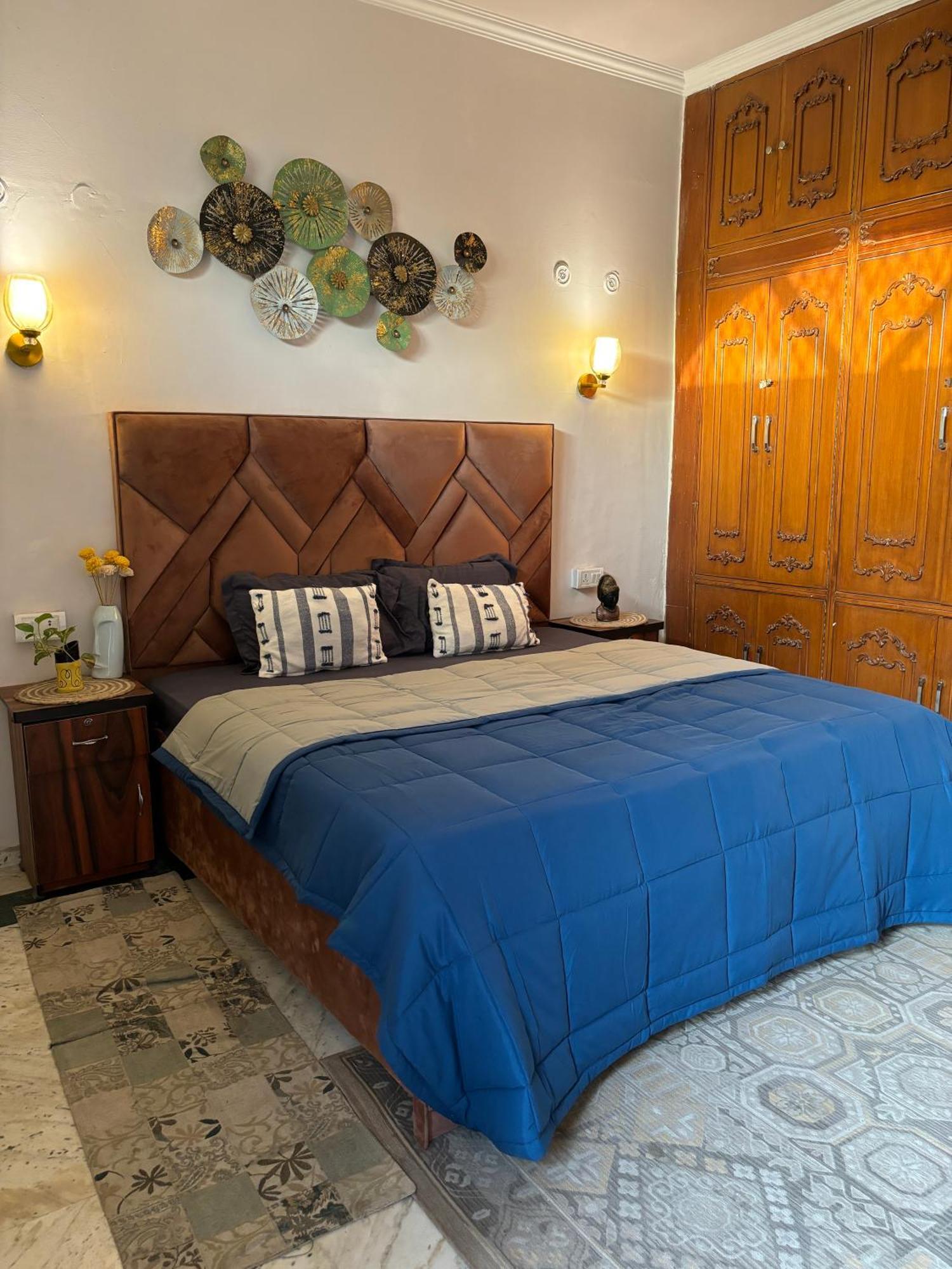Atharva'S Homestay By Goaround Homes - Nehru Enclave Metro, South Delhi 뉴델리 외부 사진