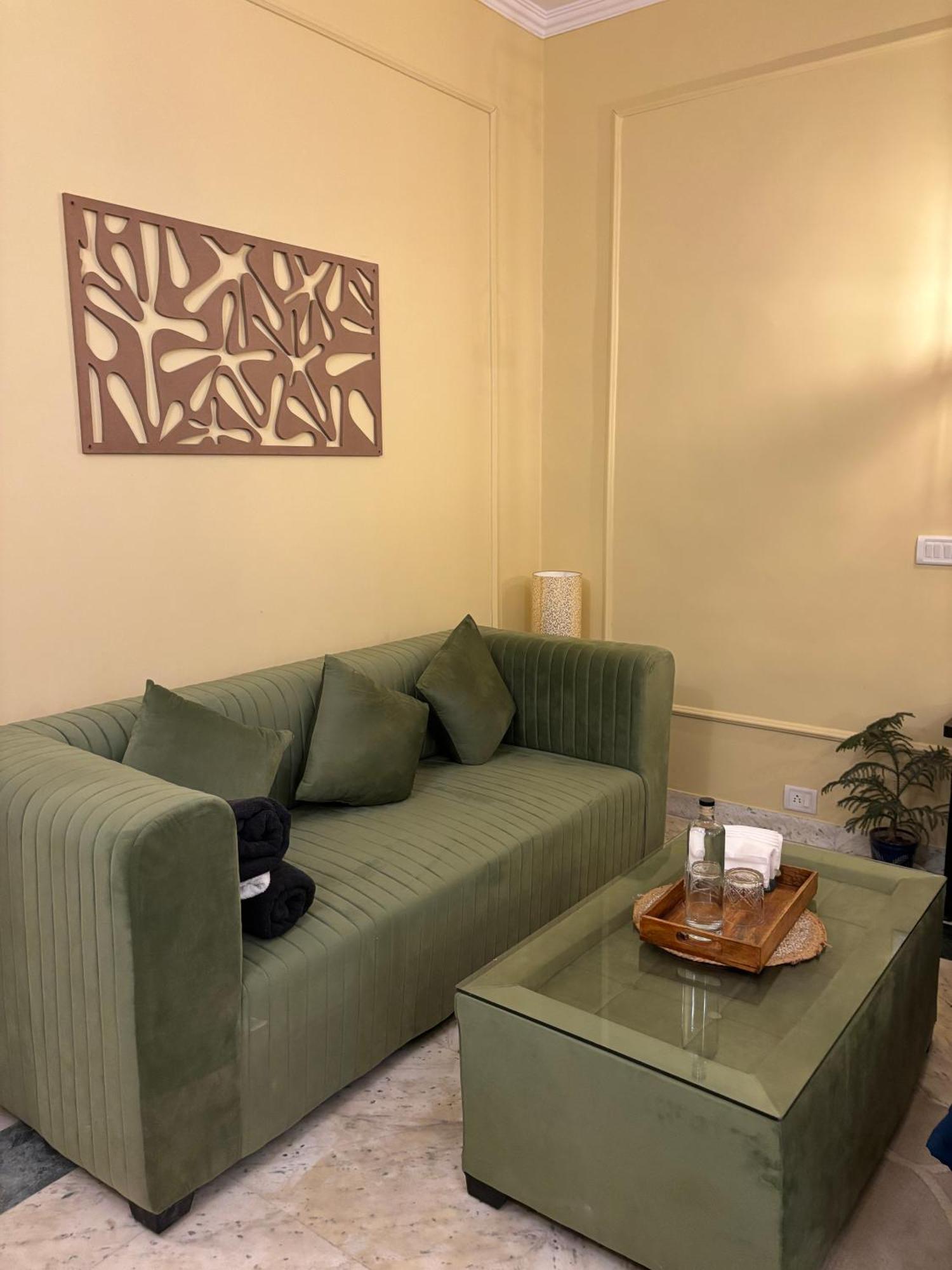 Atharva'S Homestay By Goaround Homes - Nehru Enclave Metro, South Delhi 뉴델리 외부 사진