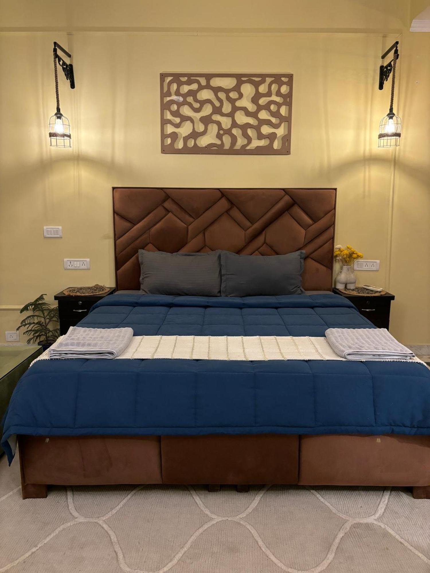 Atharva'S Homestay By Goaround Homes - Nehru Enclave Metro, South Delhi 뉴델리 외부 사진
