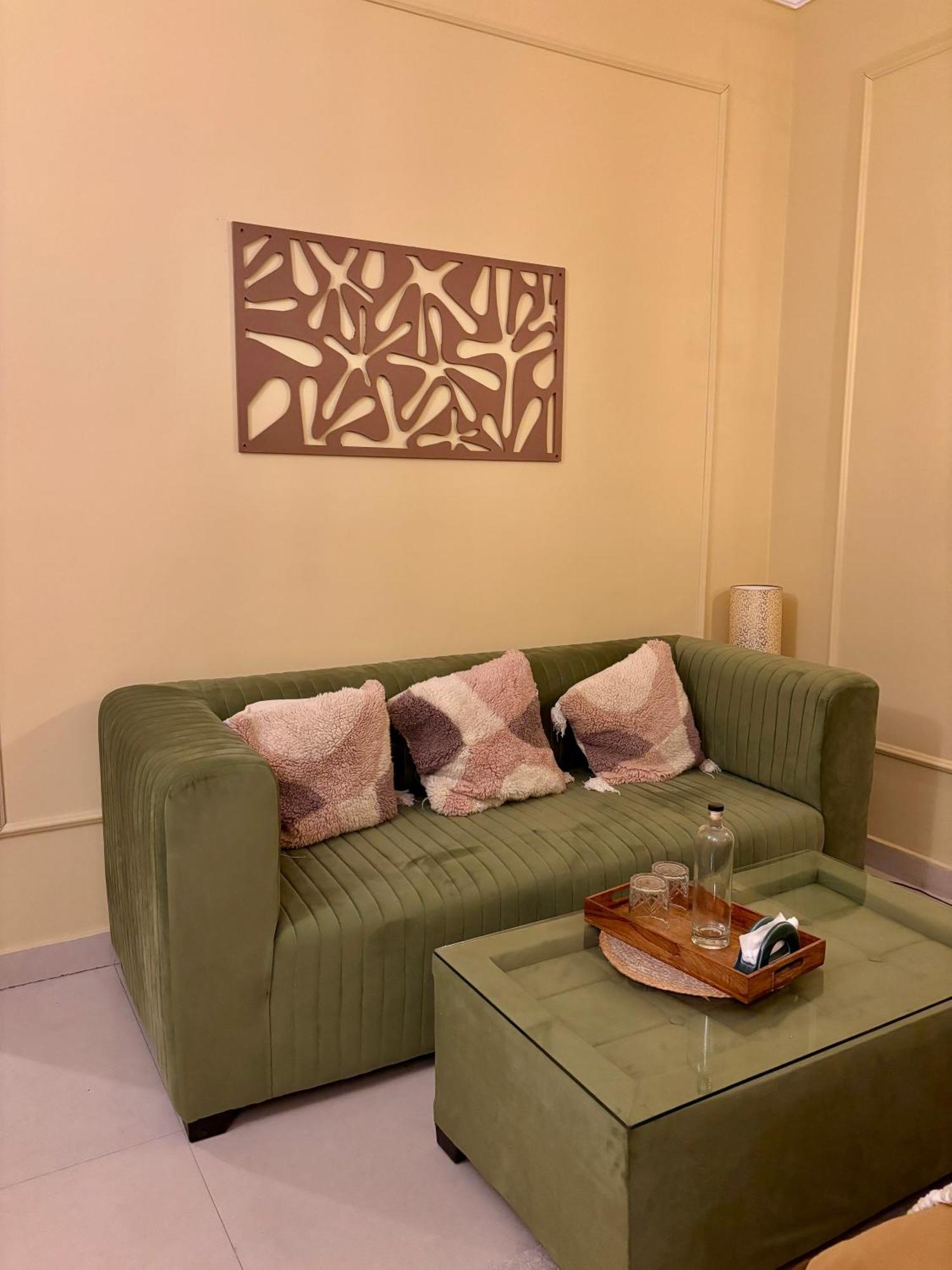 Atharva'S Homestay By Goaround Homes - Nehru Enclave Metro, South Delhi 뉴델리 외부 사진