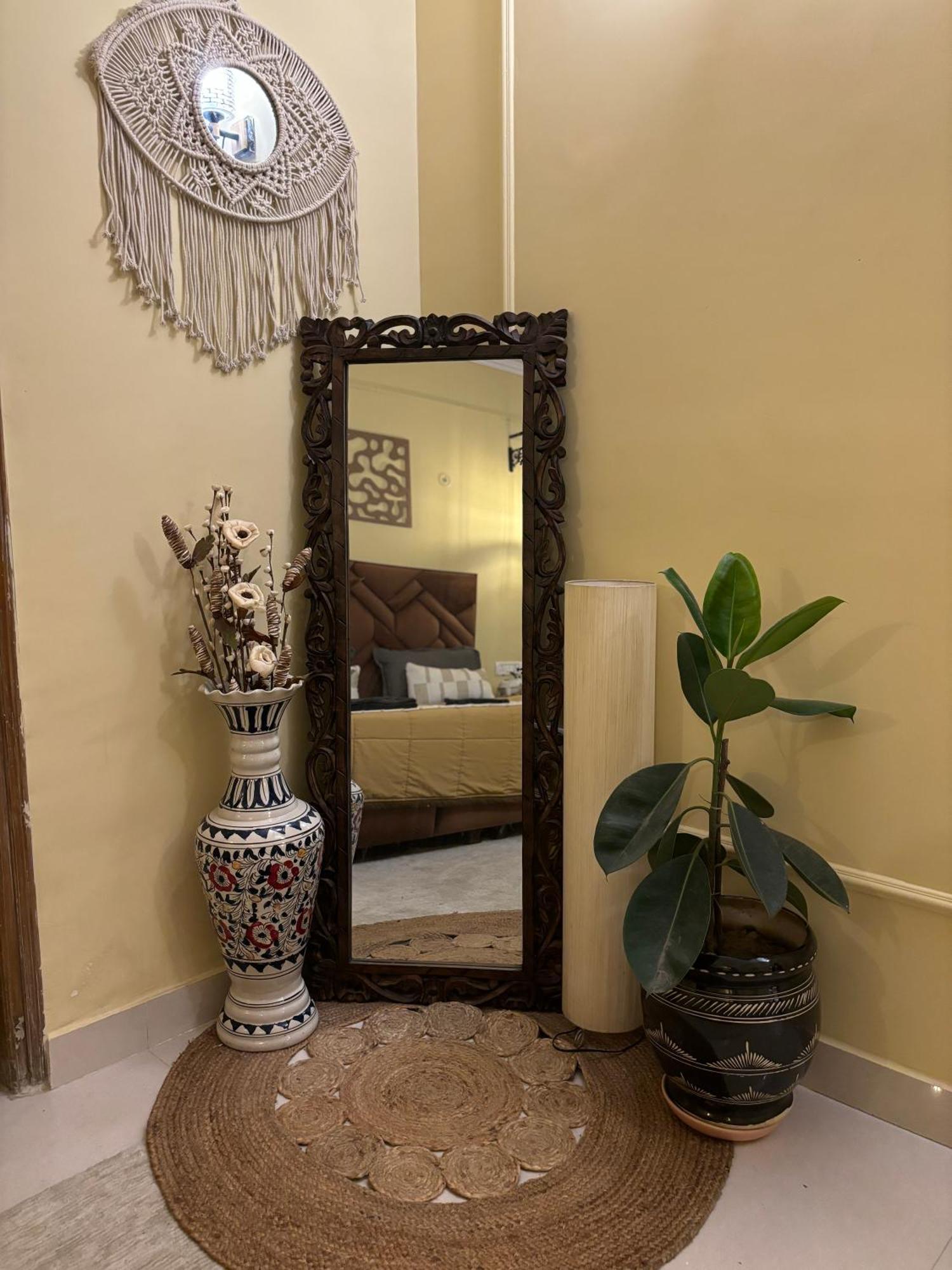 Atharva'S Homestay By Goaround Homes - Nehru Enclave Metro, South Delhi 뉴델리 외부 사진
