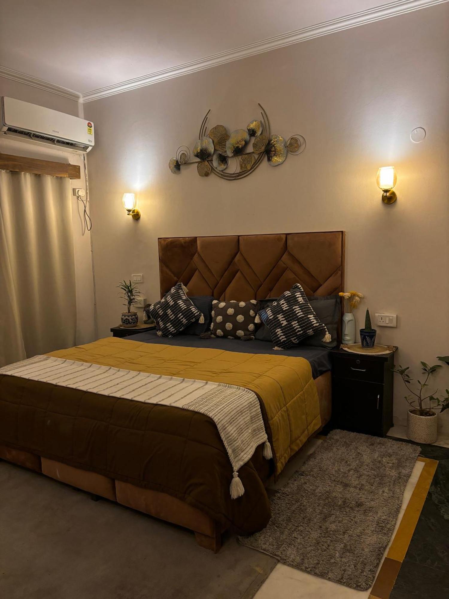 Atharva'S Homestay By Goaround Homes - Nehru Enclave Metro, South Delhi 뉴델리 외부 사진