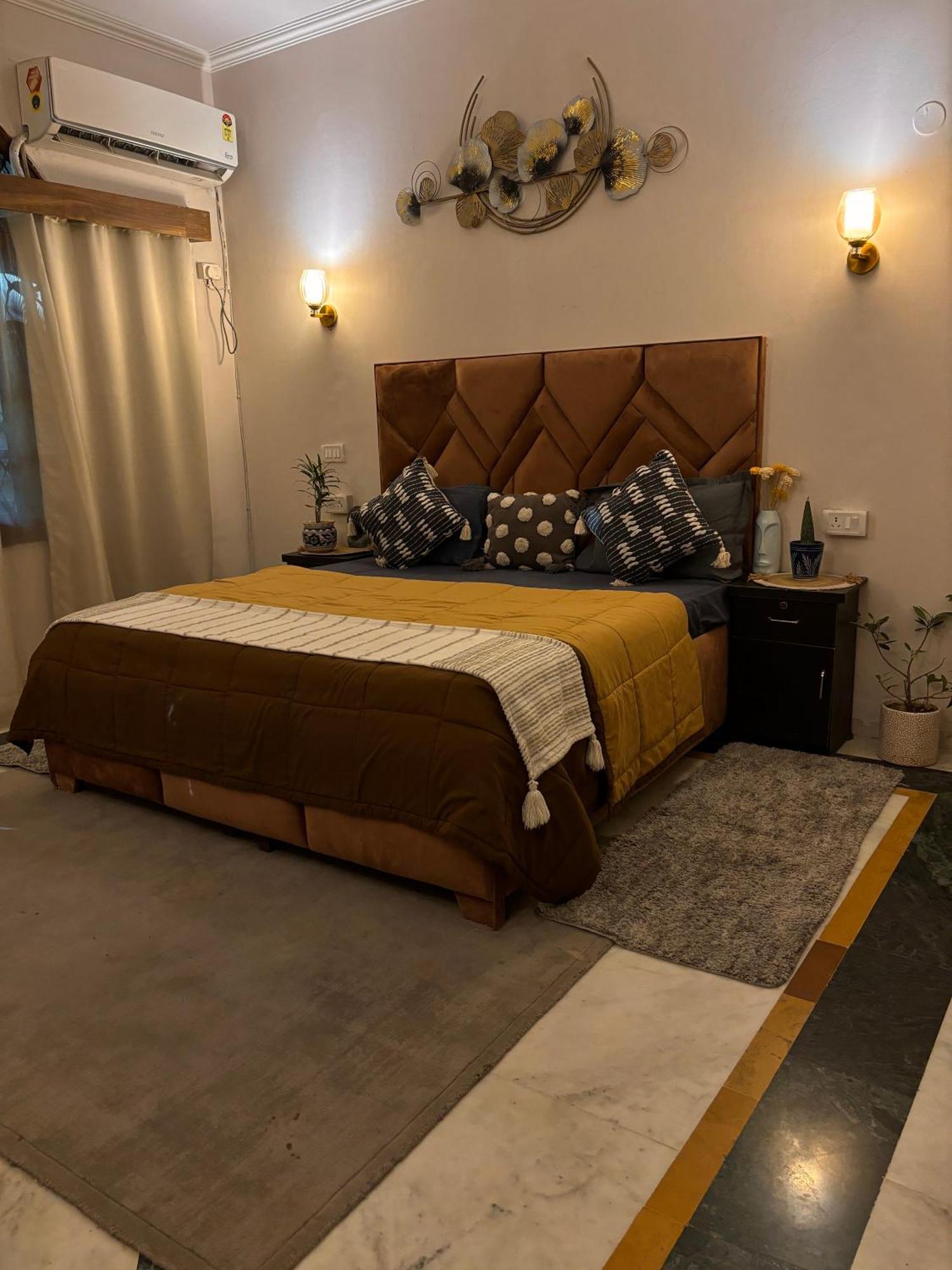 Atharva'S Homestay By Goaround Homes - Nehru Enclave Metro, South Delhi 뉴델리 외부 사진