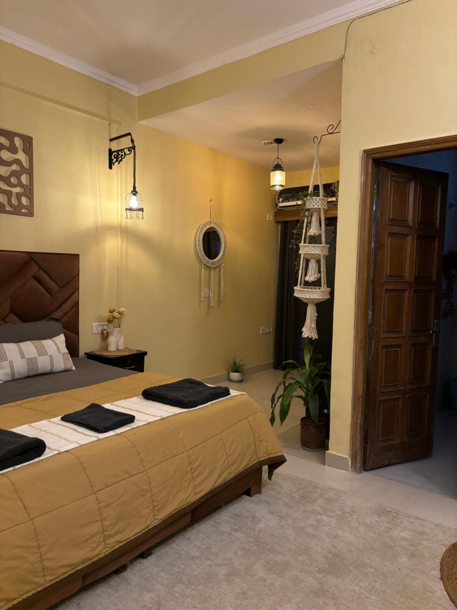 Atharva'S Homestay By Goaround Homes - Nehru Enclave Metro, South Delhi 뉴델리 외부 사진