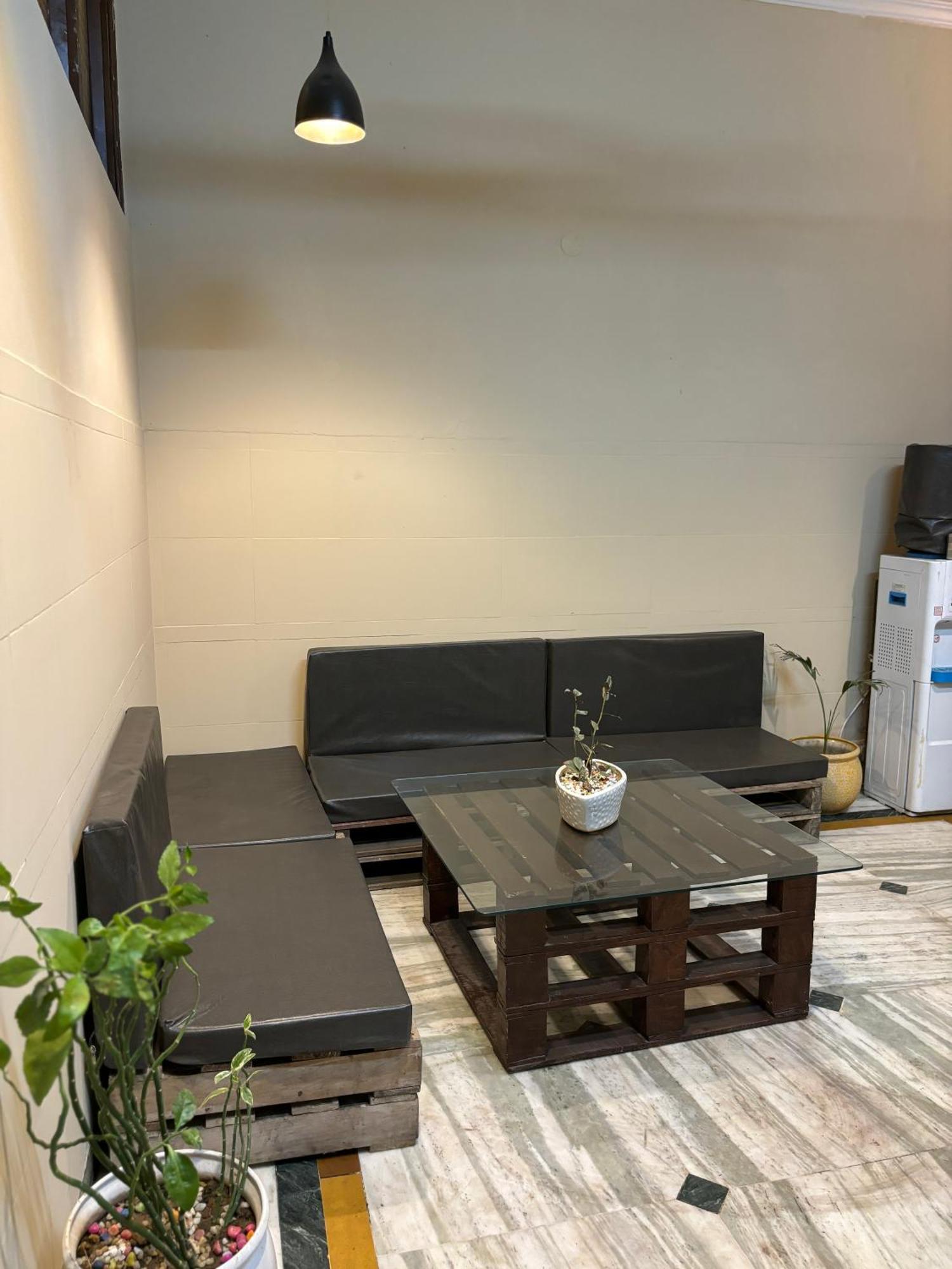 Atharva'S Homestay By Goaround Homes - Nehru Enclave Metro, South Delhi 뉴델리 외부 사진