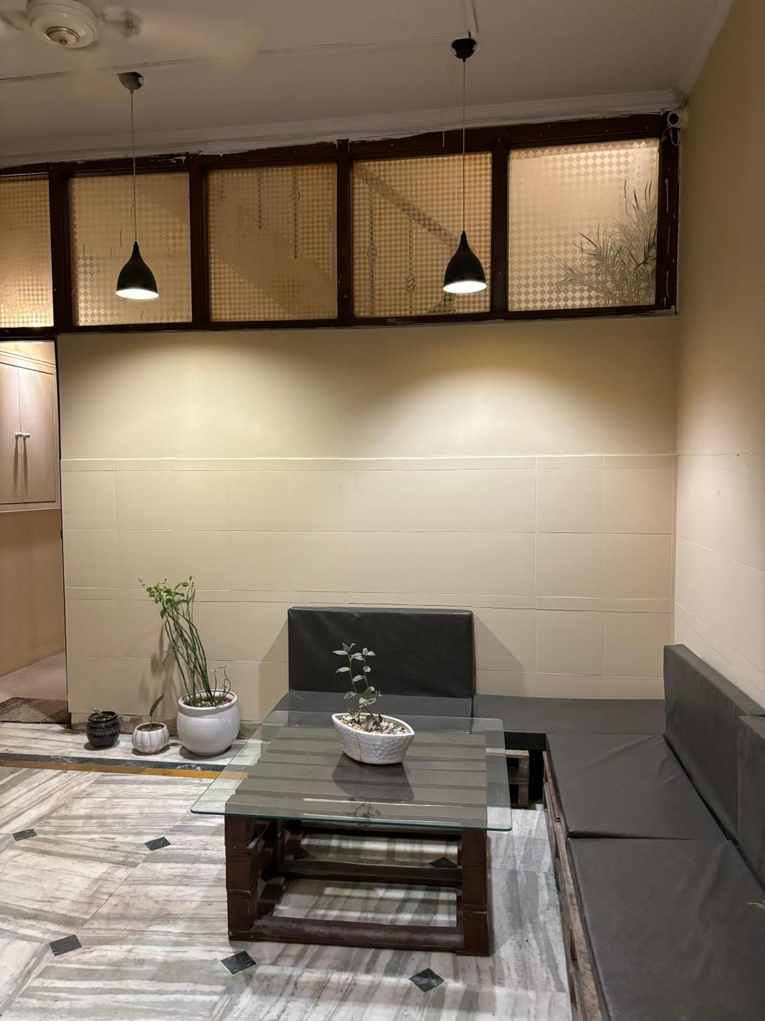 Atharva'S Homestay By Goaround Homes - Nehru Enclave Metro, South Delhi 뉴델리 외부 사진