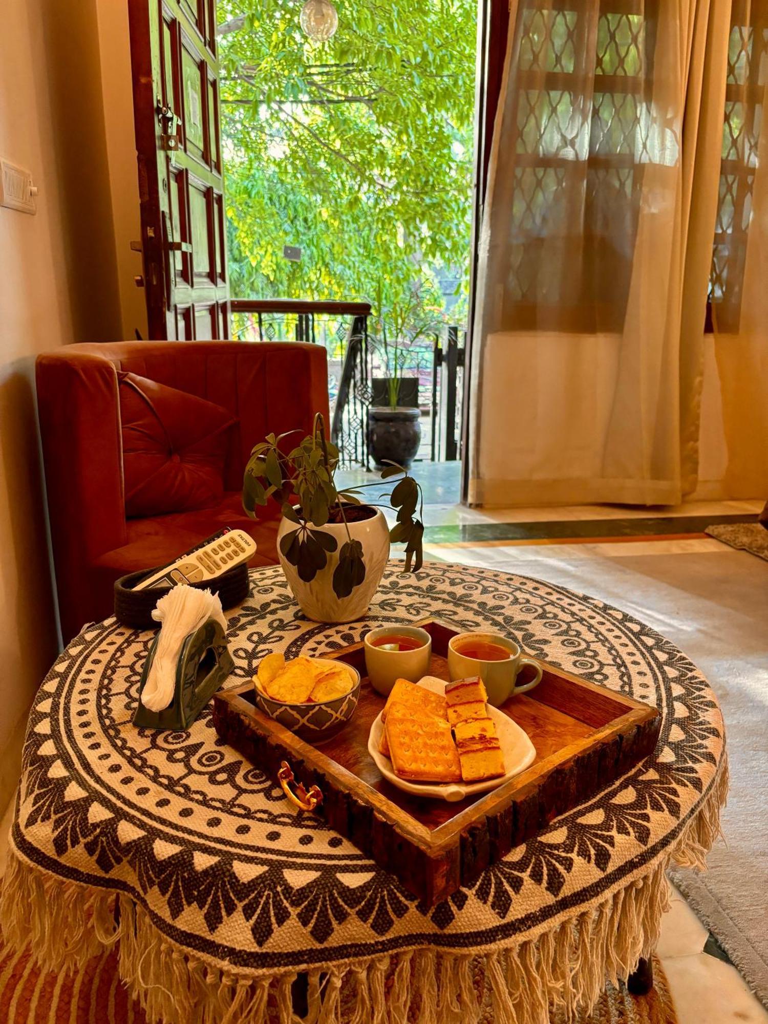 Atharva'S Homestay By Goaround Homes - Nehru Enclave Metro, South Delhi 뉴델리 외부 사진