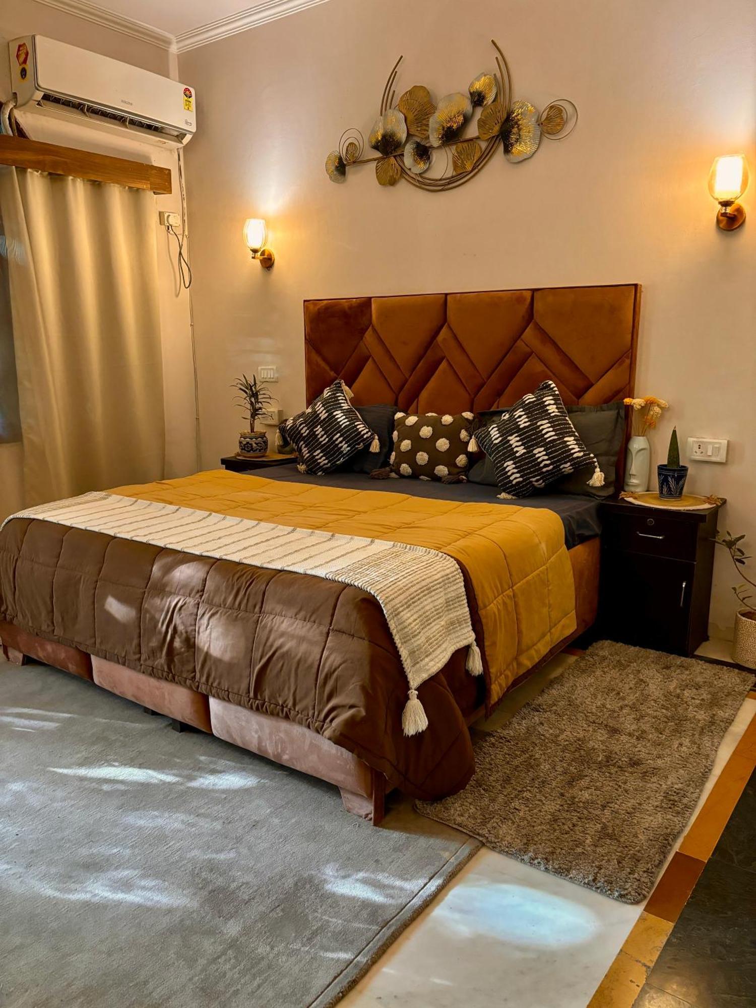 Atharva'S Homestay By Goaround Homes - Nehru Enclave Metro, South Delhi 뉴델리 외부 사진