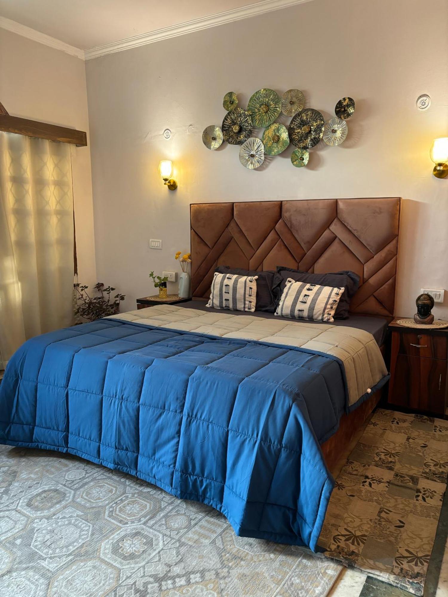 Atharva'S Homestay By Goaround Homes - Nehru Enclave Metro, South Delhi 뉴델리 외부 사진