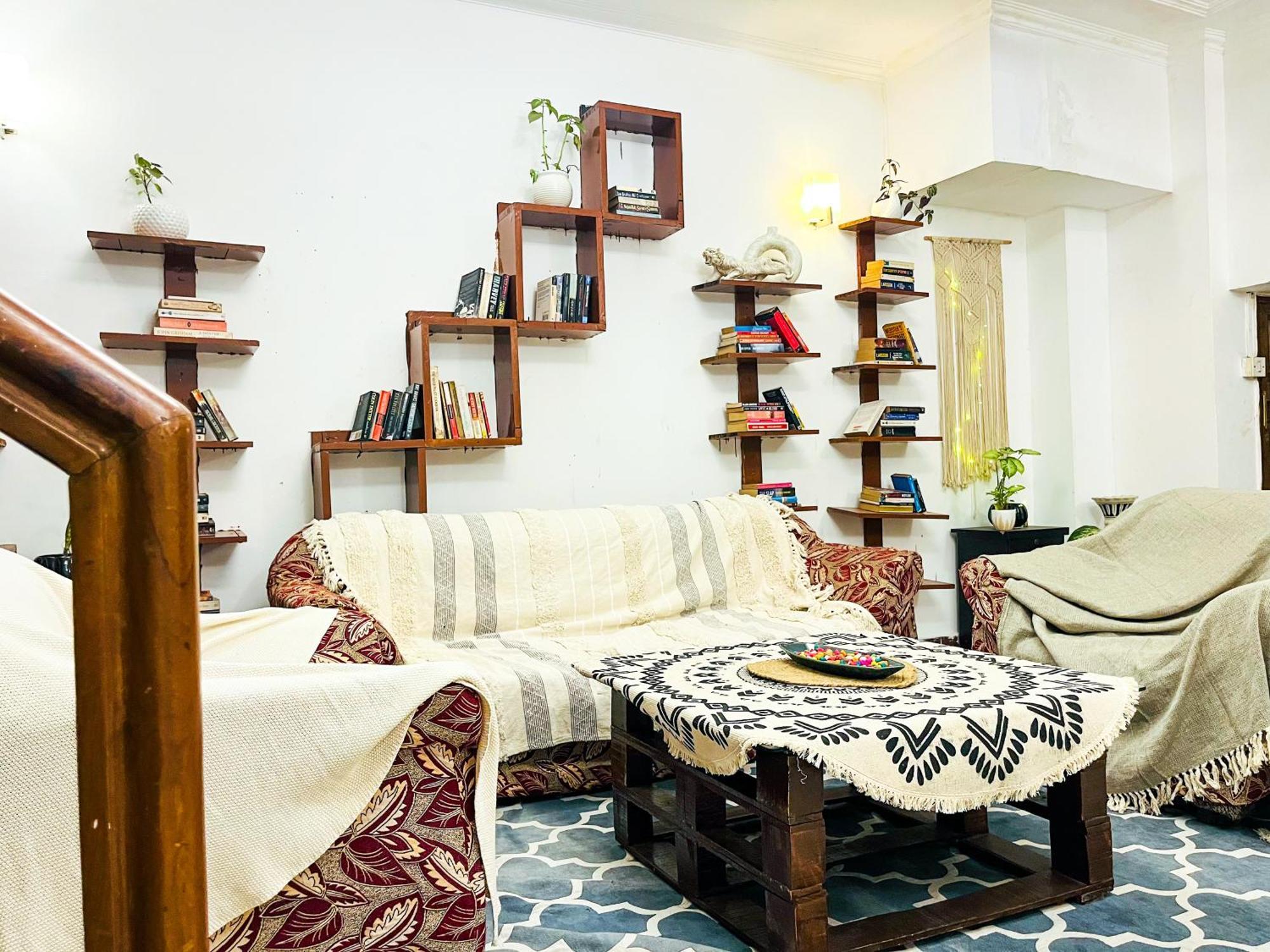 Atharva'S Homestay By Goaround Homes - Nehru Enclave Metro, South Delhi 뉴델리 외부 사진