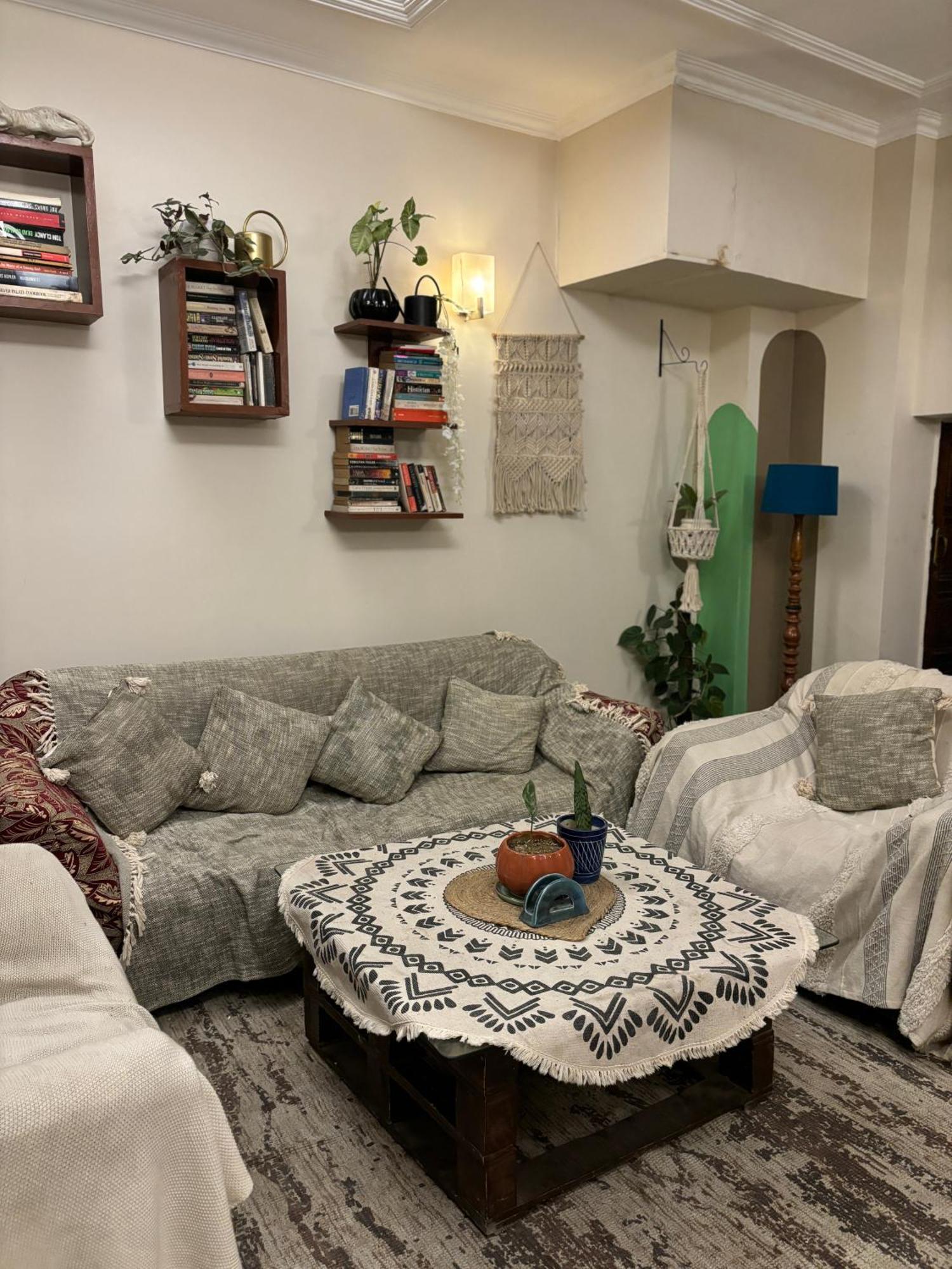 Atharva'S Homestay By Goaround Homes - Nehru Enclave Metro, South Delhi 뉴델리 외부 사진