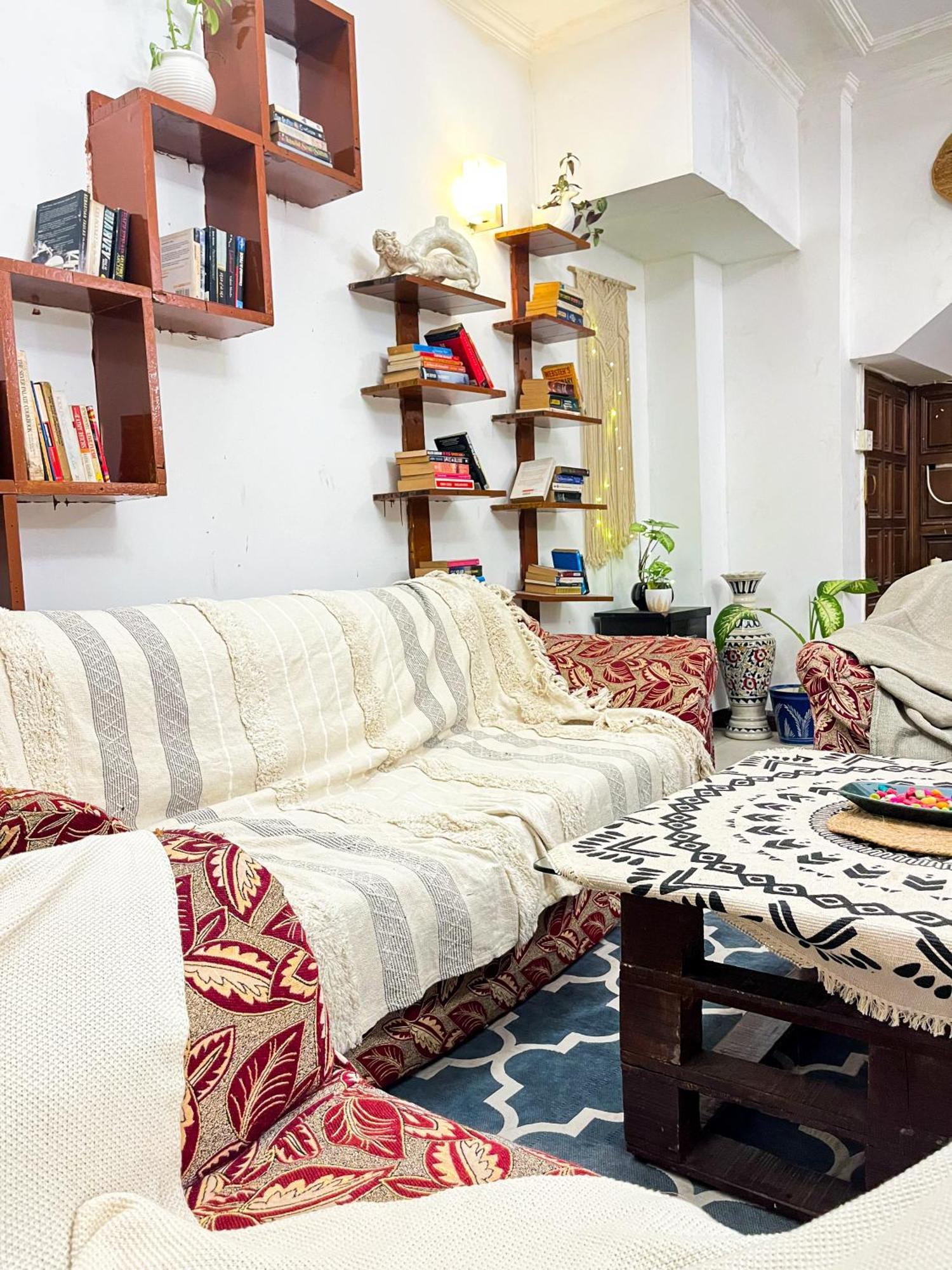 Atharva'S Homestay By Goaround Homes - Nehru Enclave Metro, South Delhi 뉴델리 외부 사진