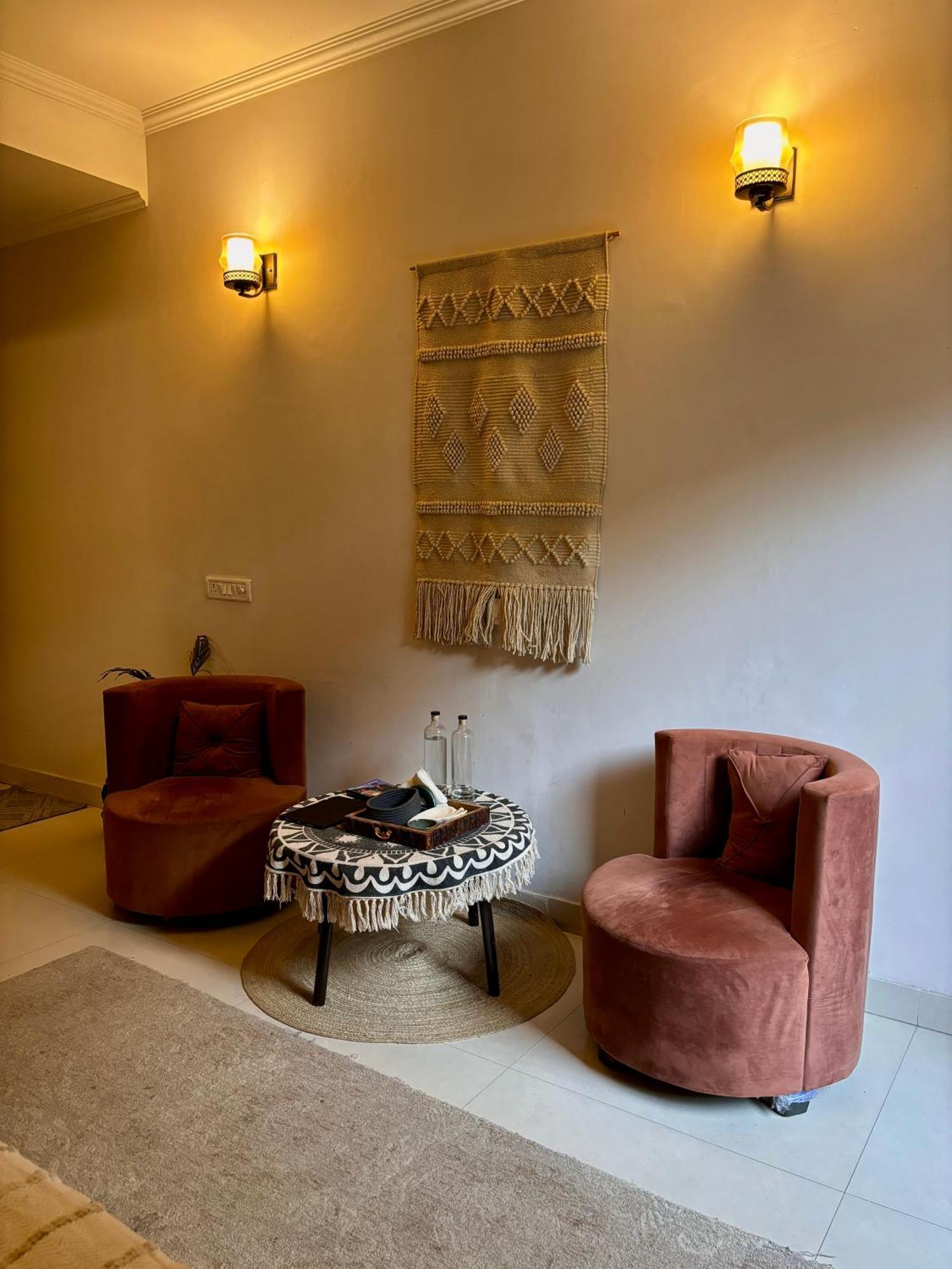 Atharva'S Homestay By Goaround Homes - Nehru Enclave Metro, South Delhi 뉴델리 외부 사진