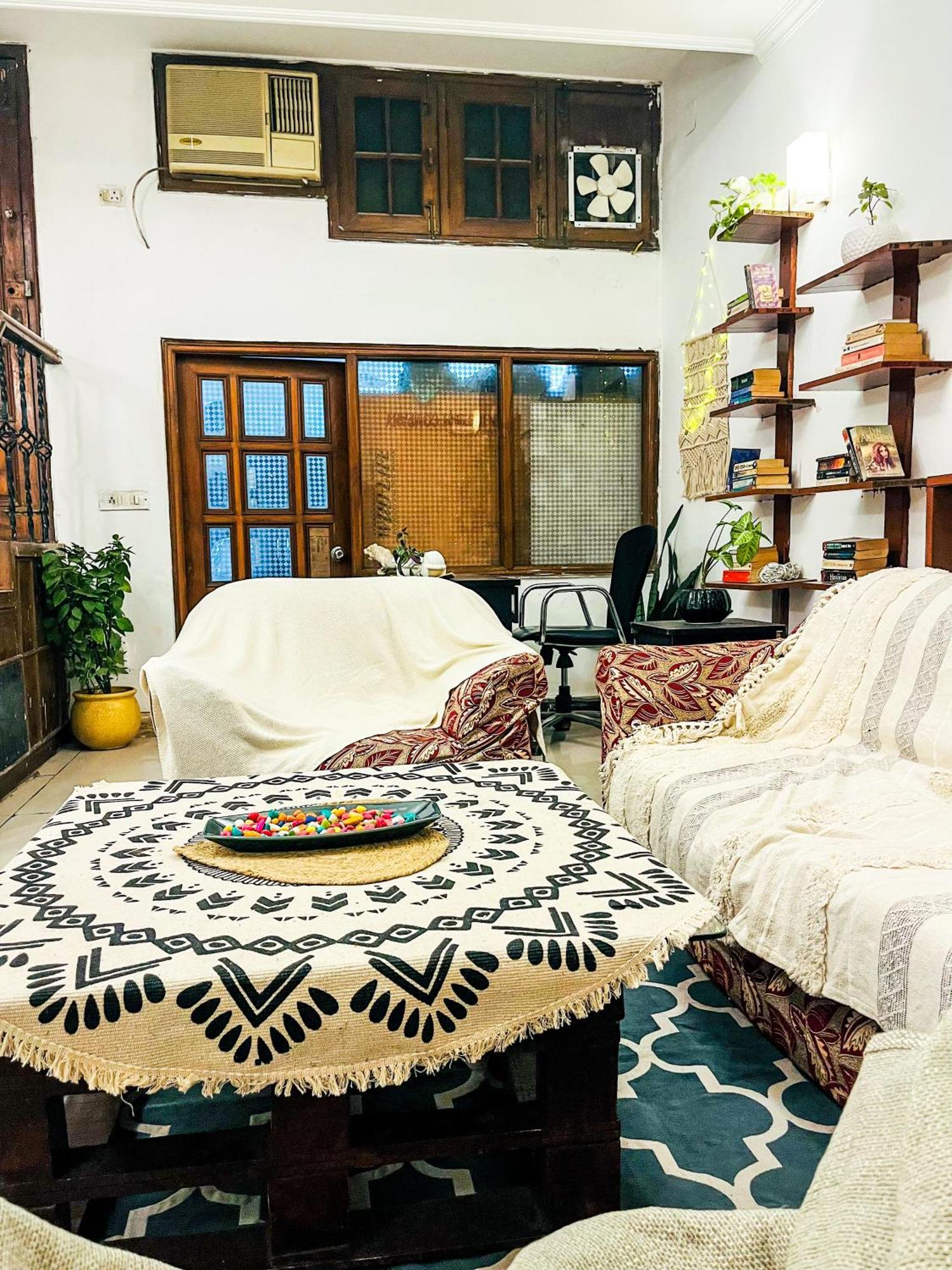 Atharva'S Homestay By Goaround Homes - Nehru Enclave Metro, South Delhi 뉴델리 외부 사진